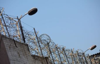 ЄС запровадив санкції проти осіб, причетних до катувань українських військовополонених ЄС ввів санкції проти 15 осіб за тортури українських полонених