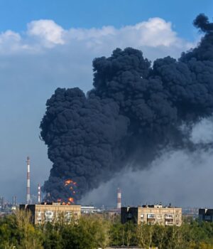 chatgpt_image_14_lip__2026_r___12_24_52_1bfdf52faaf12874146b5d6cf19cc57b_1300x820.jpg ССО вгатили по останньому великому “бензиновому” НПЗ у Росії