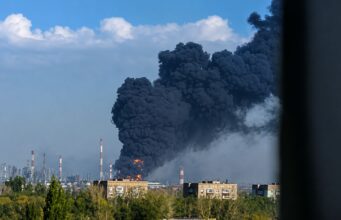 Успішна атака українських сил на російський нафтопереробний завод ССО вгатили по останньому великому “бензиновому” НПЗ у Росії