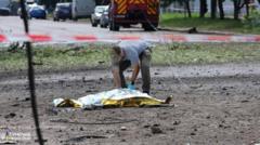 Російські атаки в Україні: жертви в Одесі та Сумах, перша атака на АЗС у Житомирській... Вперше-Росія-спалила-АЗС-біля-Житомира,-шестеро-загиблих-в-Одесі-і-Сумах