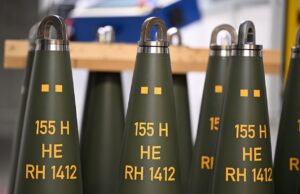 Сили оборони України отримали нові артилерійські снаряди від Rheinmetall Rheinmetall уперше передав Україні новітні снаряди RH1412: чому це важливо