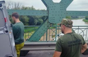 Віддали прикордонникам ДПСУ: з Польщі депортували 29-річного українця — що він накоїв Віддали-прикордонникам-ДПСУ:-з Польщі-депортували-29-річного-українця —-що він-накоїв