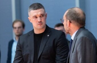 Федоров підтвердив, що йде з Міноборони: що сказав про рішення Зеленського Федоров-підтвердив,-що-йде-з-Міноборони:-що-сказав-про-рішення-Зеленського