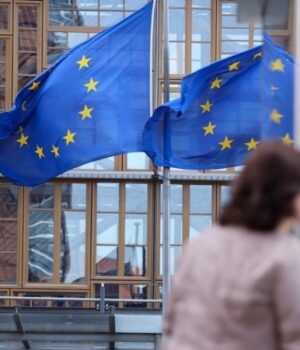 ЄС-уперше-запровадив-санкції-проти-РФ-за-незаконне-утримання-українських-цивільних