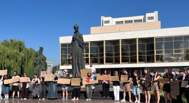У Луцьку вимагають не звільняти Федорова з посади міністра оборони У-Луцьку-вимагають-не-звільняти-Федорова-з-посади-міністра-оборони