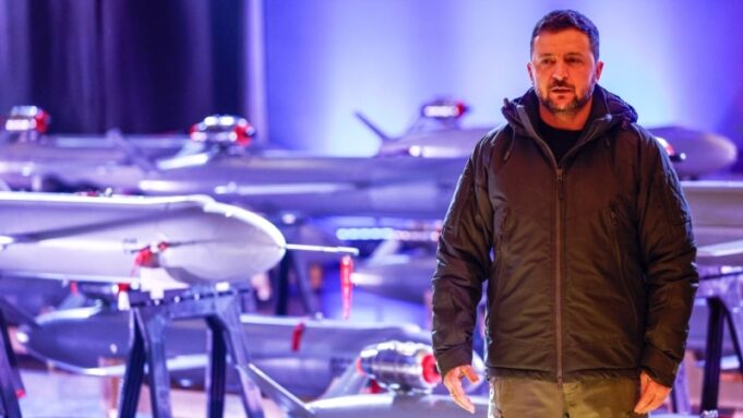Українські дрони отримали «повітряний коридор» над Кримом для атак на російські об’єкти «Крим-став-Чорнобаївкою»:-дрони-України-використовують-«повітряний-коридор»-над-Кримом
