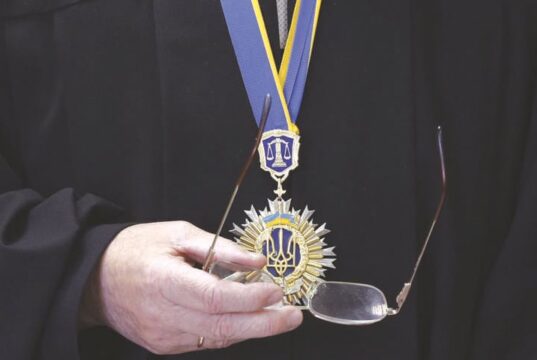 ВРП без розгляду повернула скаргу щодо судді Залізничного райсуду Львова Іванни Іванюк, дружини одіозного Володимира... ВРП без розгляду повернула скаргу щодо судді Залізничного райсуду Львова Іванни Іванюк, дружини одіозного Володимира...