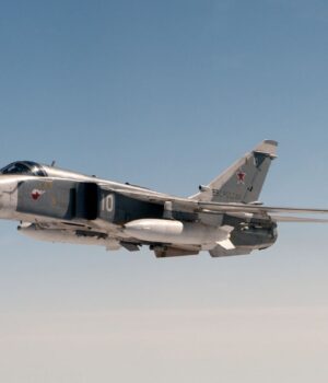 su_24m_gettyimages_1036674990_e9c2f766b980ac24cfdbed063ac76d4a_1300x820.jpg Бойові водолази Нацгвардії знищили Су-24М на аеродромі у Криму (відео)