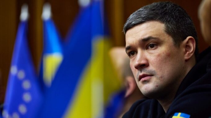 Зеленський звільнив Федорова з посади міністра оборони: нові призначення та протести в Києві «Вова,-ти-знов-обрав-совок»-Між-Сирським-і-Федоровим-Зеленський-обрав-головкома-Але-призначив-у.