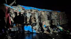 Трагедія в Уганді: 20 школярів загинули в ДТП під час екскурсії У-ДТП-зі-шкільним-автобусом-в-Уганді-загинули-20-дітей,-десятки-людей-поранені