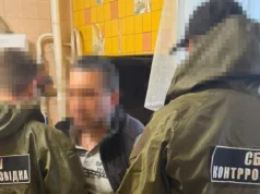 СБУ затримала подвійного агента, який коригував обстріли Слов’янська Коригував-обстріли-Слов'янська-–-СБУ-затримала-подвійного-агента-фсб-та-гру