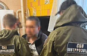 СБУ затримала подвійного агента, який коригував обстріли Слов’янська Коригував-обстріли-Слов'янська-–-СБУ-затримала-подвійного-агента-фсб-та-гру