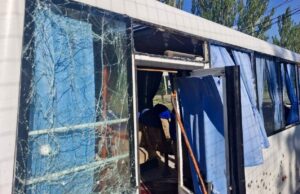 Атака дронів на автобус агрофірми в Марганці: одна жертва, вісім постраждалих Окупанти атакували дроном автобус у Марганці: загинув чоловік, є постраждалі