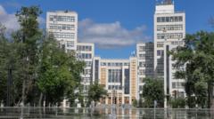 Російська атака на Харків: один загиблий та дев’ятеро поранених, серед них діти Росіяни-вдарили-по-центру-Харкова-“Бандероллю”:-є-загиблий,-серед-постраждалих-–-діти