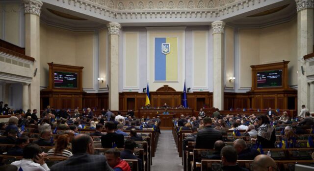 Верховна Рада розгляне призначення Євгенія Хмари міністром оборони України У Раді оцінили шанси призначити Хмару міністром оборони