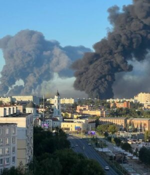 У Московській області сильні пожежі після атаки по складах та нафтобазі