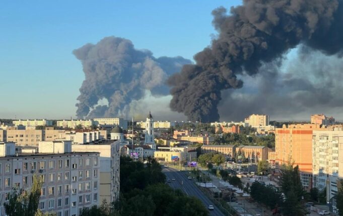 Атака дронів на Московську область: вибухи та руйнування в Електросталі У Московській області сильні пожежі після атаки по складах та нафтобазі