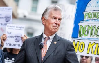 Демократи раптом виступили проти закону про “пекельні” санкції для Росії Демократи-раптом-виступили-проти-закону-про-“пекельні”-санкції-для-Росії