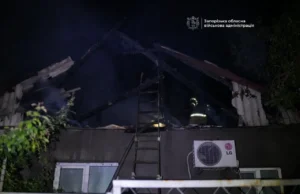 Атака російських дронів на Запоріжжя: один поранений, виникли пожежі російські-дрони-атакували-Запоріжжя,-поранено-людину,-виникли-пожежі-у-приватному-будинку-та-будівлі-вишу
