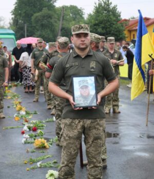 На-Волині-попрощалися-із-28-річним-Героєм-Павлом-Шамрилом На-Волині-попрощалися-із-28-річним-Героєм-Павлом-Шамрилом