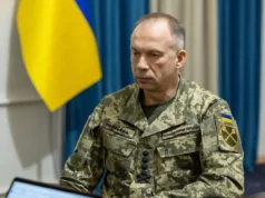 Командувачі ВМС і ДШВ публічно підтримали Сирського Командувачі ВМС і ДШВ публічно підтримали Сирського