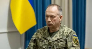 Командувачі ВМС і ДШВ публічно підтримали Сирського Командувачі ВМС і ДШВ публічно підтримали Сирського