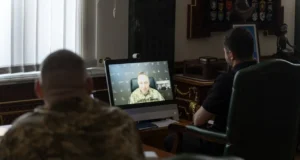 Зеленський провів нараду з Драпатим, Апостолом і Горбатюком Зеленський провів нараду з Драпатим, Апостолом і Горбатюком