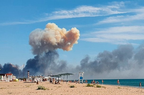 Крим здригається від потужних вибухів: в Алушті та Ялті зникло світло Крим-здригається-від-потужних-вибухів:-в Алушті-та Ялті-зникло-світло