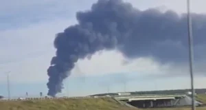 Пожежа на нафтобазі в Подольську після атаки дронів: шестеро постраждалих У-підмосков'ї-заявили-про-пожежу-на-нафтобазі-після-атаки-дронів,-шестеро-людей-поранені-–-astra