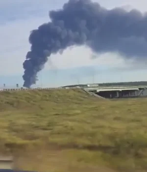 У-підмосков'ї-заявили-про-пожежу-на-нафтобазі-після-атаки-дронів,-шестеро-людей-поранені-–-astra У-підмосков'ї-заявили-про-пожежу-на-нафтобазі-після-атаки-дронів,-шестеро-людей-поранені-–-astra