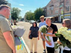 Нововолинськ зустрів військовослужбовця, звільненого з полону У-Нововолинську-зустріли-звільненого-з-полону-захисника-«Азовсталі»-Володимира-Фаброго