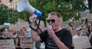У Києві та інших містах вже п’ятий день тривають протести (фото, відео) У-Києві-та-інших-містах-вже-п’ятий-день-тривають-протести-(фото,-відео)