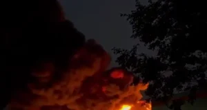 Масштабна пожежа на виробництві полімерних матеріалів у Ленінградській області У-ленінградській-області-рф-сталася-масштабна-пожежа-на-виробництві-полімерних-матеріалів