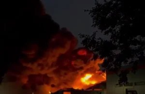 Масштабна пожежа на виробництві полімерних матеріалів у Ленінградській області У-ленінградській-області-рф-сталася-масштабна-пожежа-на-виробництві-полімерних-матеріалів