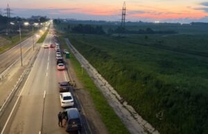 Дефіцит бензину в Росії: села страждають від наслідків атак на НПЗ «У-нас-же-реально-йде-війна»-Як-паливна-криза-змінила-життя-росіян-і-кого-вони.