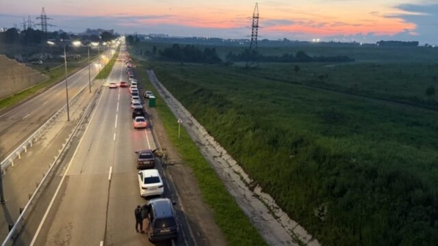 Дефіцит бензину в Росії: села страждають від наслідків атак на НПЗ «У-нас-же-реально-йде-війна»-Як-паливна-криза-змінила-життя-росіян-і-кого-вони.