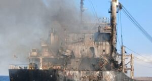 Російські атаки на цивільні судна в Одеській області: 28 нападів за місяць 28-атакованих-цивільних-суден,-21-загиблий-та-стрибок-цін-на-фрахт-Чого-домагається-Кремль-ударами.