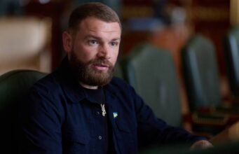 Президент України обговорив зміни у ветеранській політиці з Героєм України Сергієм Волинським Зеленський зустрівся з героєм “Азовсталі” щодо ветеранської політики