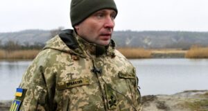 Зміна головнокомандувача ЗСУ: Володимир Зеленський звільнив Олександра Сирського та призначив Михайла Драпатого Відставка-Сирського-і-призначення-Драпатого:-перші-реакції-українських-військових
