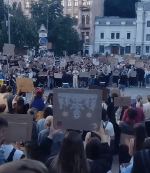 У-Києві-сьомий-день-тривають-протести:-чи-прийшли-люди-після-відставки-Сирського-(відео)