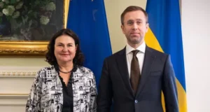Новий прем’єр України зустрівся з послом ЄС Новий прем’єр України зустрівся з послом ЄС