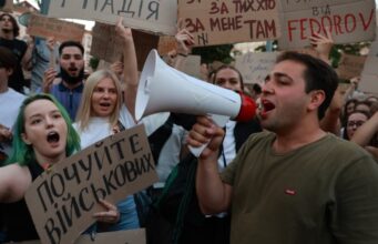 Дискусії щодо прав військовослужбовців на критику командування в Україні «На-килим»-за-допис-у-соцмережах.-Що-дозволено-військовим,-а-що-–-ні?