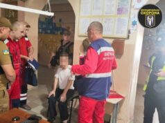 В ліцеї у Києві затримали чоловіка з ножем: що відомо (фото) В ліцеї-у Києві-затримали-чоловіка-з ножем:-що відомо-(фото)