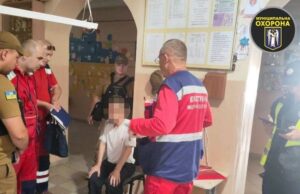 В ліцеї у Києві затримали чоловіка з ножем: що відомо (фото) В ліцеї-у Києві-затримали-чоловіка-з ножем:-що відомо-(фото)