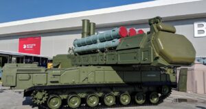Прикордонники України знищили російську зенітно-ракетну установку на Донеччині за допомогою дрону Український дрон вполював російський “Бук-М3” вартістю 50 млн доларів (відео)
