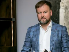 Скандальний забудовник, який винен Києву 53 млн грн податків, з розмахом гуляє у Франції Скандальний забудовник, який винен Києву 53 млн грн податків, з розмахом гуляє у Франції