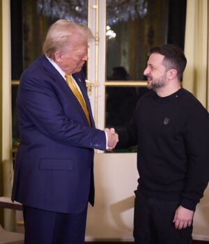 zelenskiy_donald_tramp__president_gov_ua_3fd379ceeea06610d826ea869faaec0b_1300x820.jpg Зеленський та Трамп можуть провести зустріч наступного тижня, – ЗМІ