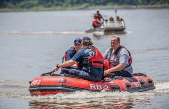 Дві подружні пари загинули, рятуючи товариша — деталі трагедії Дві-подружні-пари-загинули,-рятуючи-товариша —-деталі-трагедії