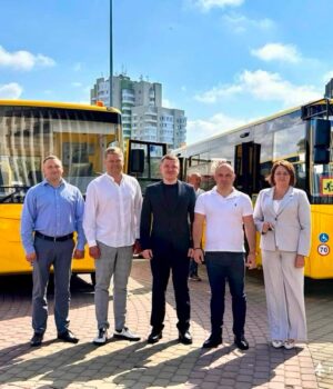 Нововолинська-громада-отримала-новий-шкільний-автобус Нововолинська-громада-отримала-новий-шкільний-автобус