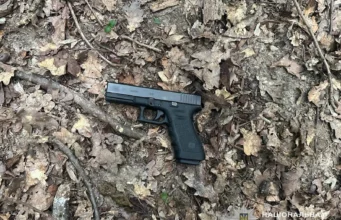 В Ужгороді чоловік відкрив стрілянину, поліція затримала його під час спецоперації В Ужгороді чоловік відкрив стрілянину, поліція затримала його під час спецоперації